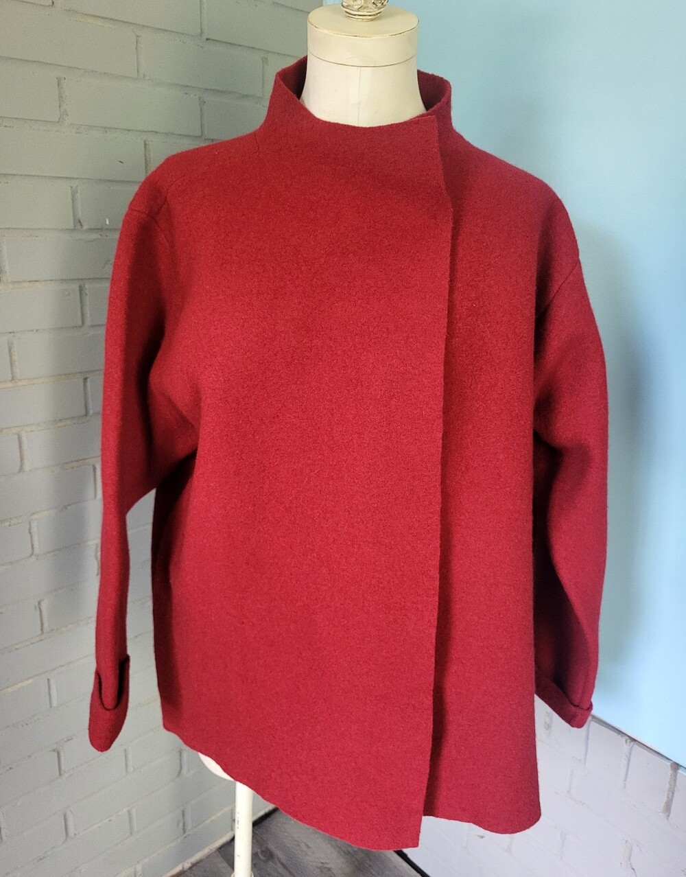 Womenโs Red Wool Blend Open-Front Coat
